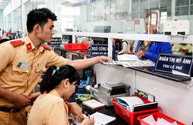 Đề xuất ô tô được lắp 2 biển số 1 dài, 1 ngắn