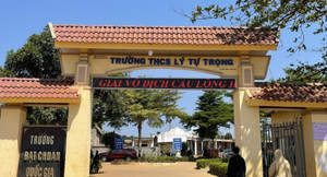 Hiệu trưởng bỏ lịch dạy dù được phân công theo quy định