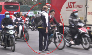 Video đa số lái xe không có văn hóa nhường đường