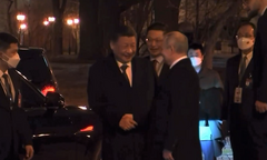 Tổng thống Putin tiễn Chủ tịch Tập Cận Bình ra xe sau cuộc gặp kéo dài 4,5 tiếng