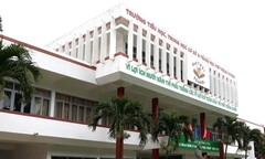 Buộc thôi việc thầy giáo đánh học sinh không chịu ngủ trưa