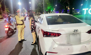 Hơn 1.200 'ma men' bị xử lý khi CSGT 'không nghe điện thoại can thiệp'