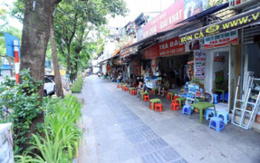 Cảnh kinh doanh hiếm có giữa 'chiến dịch' dẹp loạn vỉa hè ở Hà Nội