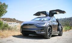 Tesla đã đủ tầm sánh ngang Mercedes-Benz, BMW?