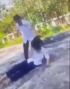 Nữ sinh lớp 8 ở Phú Yên bị đánh nhập viện vì 'nói xấu sau lưng' bạn