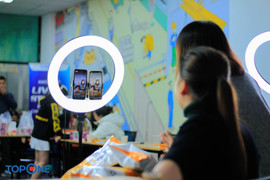 TopOne - Học viện livestream nỗ lực giúp người Việt cập nhật xu hướng mới