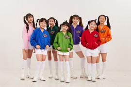 Tranh cãi nhóm nhạc nữ có thành viên 7 tuổi