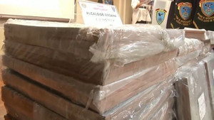 Peru thu giữ 2,3 tấn cocaine ngụy trang thành gạch men