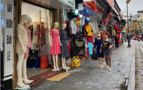 Giành lại vỉa hè phố cổ Hà Nội: Khó khả thi?