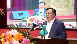 Bí thư Hà Nội: Vỉa hè gắn với sinh kế của người dân, phải tính giải pháp căn cơ