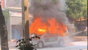 Điện Biên: Cháy xe cứu thương, sản phụ bỏng nặng