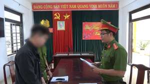 Bắt nam thanh niên dùng clip nhạy cảm để cưỡng dâm bạn gái cũ