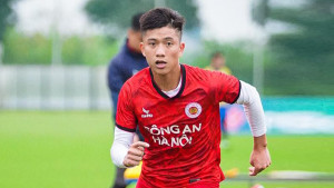 Phan Văn Đức tự ngã, dễ chấn thương nặng 