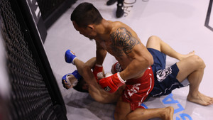 Bị Trần Quang Lộc hạ gục chóng vánh, Lý Tiểu Long khiến khán giả hụt hẫng