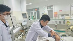 Bệnh viện thông tin tình hình sức khỏe học sinh ở TP.HCM bị cây gãy đè vào người