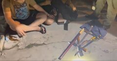 Học sinh đánh nhau, phụ huynh mang hung khí đi 'giải quyết'