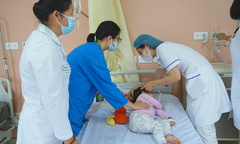 Hà Nội gia tăng số bệnh nhi mắc virus hợp bào hô hấp RSV