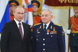 Phi công Liên Xô cuối cùng ném bom Berlin, lái máy bay ở tuổi 83