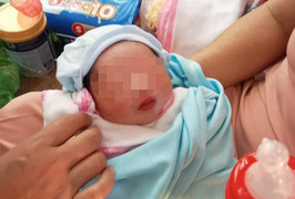 Bé trai còn nguyên dây rốn bị bỏ rơi cạnh đống rác ở Hải Phòng