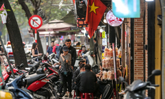 Quận trung tâm ở Hà Nội phạt gần 300 trường hợp lấn chiếm vỉa hè