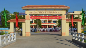 Phó hiệu trưởng ở Quảng Trị chết cạnh mộ bố với nhiều vết cháy