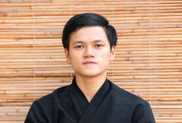 Thủ khoa trường mỹ thuật tự mở công ty thành giám đốc ở tuổi 22