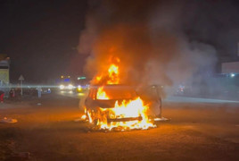 Xe Hyundai Santafe cháy trơ khung khi đang chạy