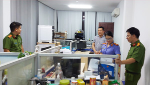 Công an khám xét Chi cục Đăng kiểm số 8 tại TP Cần Thơ