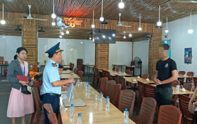 Kiểm tra nhà hàng hải sản ở Khánh Hòa bị tố 'chặt chém' 3 khách Trung Quốc 