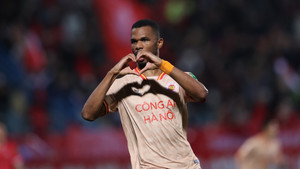 Trực tiếp bóng đá Bình Dương 1-2 CLB Công an Hà Nội: Patrik Lê Giang mắc lỗi