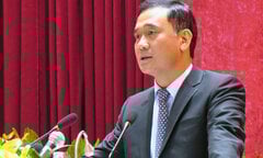 Cựu Bí thư Thành ủy Hòa Bình bị khởi tố tội đánh bạc