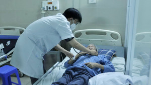 Hà Nội: Số ca mắc COVID-19 nhập viện gia tăng 