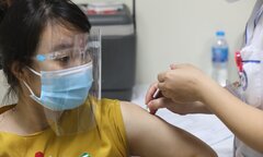 TP.HCM: Số ca nhập viện điều trị COVID-19 tăng nhẹ