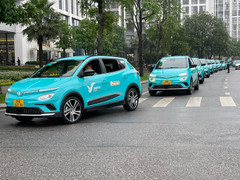 Hãng taxi điện đầu tiên tại Việt Nam của tỷ phú Phạm Nhật Vượng vận hành