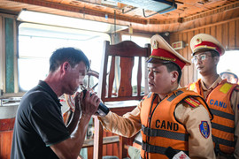 Xử phạt thuyền trưởng vi phạm nồng độ cồn trên sông Lô