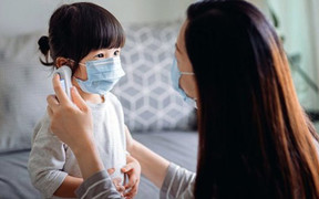 Xuất hiện ổ dịch trong trường học, dấu hiệu trẻ mắc COVID-19 có khác người lớn?