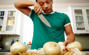 Mẹo thái hành tây không bị cay mắt