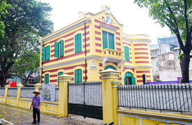 Nhiều người không ưa màu vôi biệt thự Pháp cổ trùng tu, chuyên gia phản biện