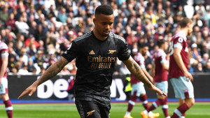 Trực tiếp bóng đá West Ham 2-2 Arsenal: Saka sút hỏng phạt đền