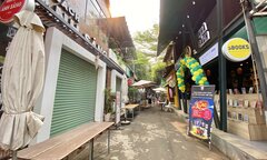 Loạt gian hàng ở Đường sách Buôn Ma Thuột cửa đóng im lìm, chủ đầu tư 'rút lui'