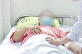 Uống rượu chuối hột, nam nhân viên văn phòng ngộ độc methanol