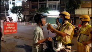 Vi phạm nồng độ cồn, nam sinh viên thanh minh 'chỉ uống nước tăng lực'