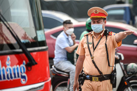 CSGT Hà Nội dẹp nạn 'bến cóc' test ma tuý, nồng độ cồn