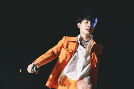 Nghệ sĩ Việt vướng scandal: Toàn xin lỗi online cho có