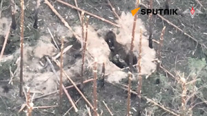 Lính dù Nga dùng pháo cối tự hành Nona-S phá hủy cứ điểm của Ukraine