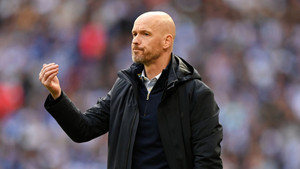 Chật vật loại Brighton, HLV Erik ten Hag tuyên bố Man Utd đủ sức thắng Man City