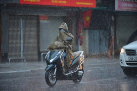 Tin cảnh báo mưa đá, lốc, sét, gió mạnh từ chiều tối nay 24/4