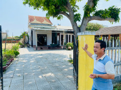 Dân 'dài cổ' chờ đền bù ở dự án 'rùa bò'