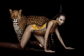 Minh Triệu cùng 50 người mẫu trình diễn trong show thời trang hè