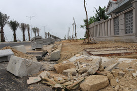 Cảnh ngổn ngang ở dự án đường gần 345 tỷ vừa đội vốn lại chậm tiến độ ở Huế